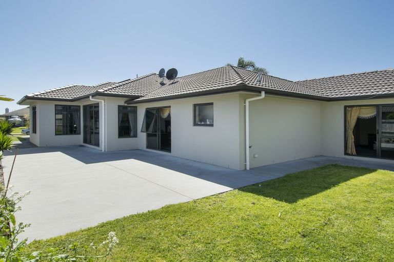Photo of property in 102 Oriental Parade, Papamoa Beach, Papamoa, 3118