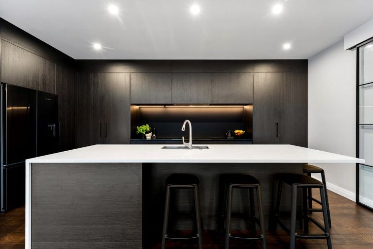 Photo of property in 32 Sandpiper Avenue, Point Wells, 0986