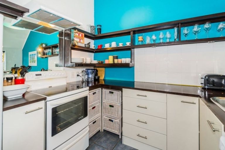 Photo of property in 2/112 Coronation Road, Hillcrest, Auckland, 0627