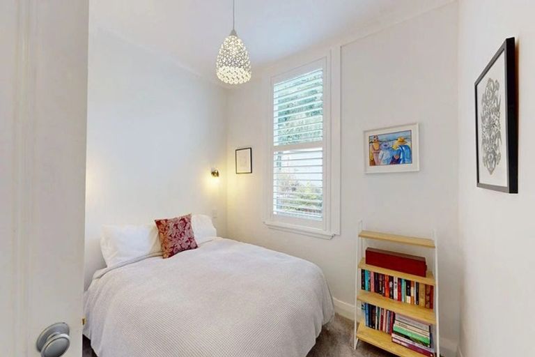 Photo of property in 32 Medway Street, Island Bay, Wellington, 6023