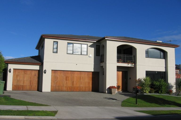 Photo of property in 4 Kaseng Place, East Tamaki Heights, Auckland, 2016