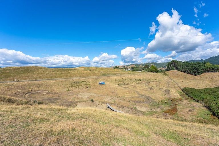 Photo of property in 9 Waitaheke Road, Te Horo, Otaki, 5581