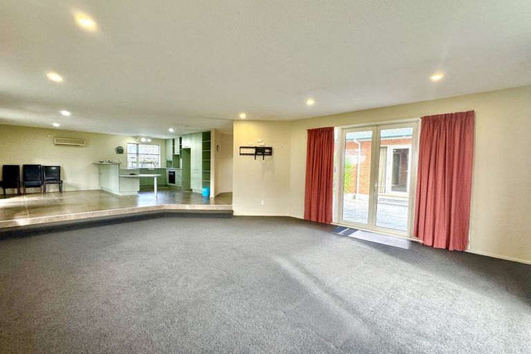 Photo of property in 41 Manor Place, Bryndwr, Christchurch, 8053
