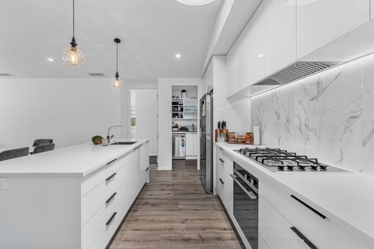 Photo of property in 8 Sam Heywood Place, Pyes Pa, Tauranga, 3112