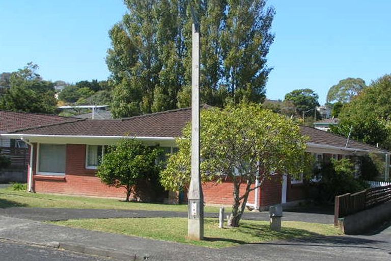 Photo of property in 1/12 Keldale Place, Forrest Hill, Auckland, 0620