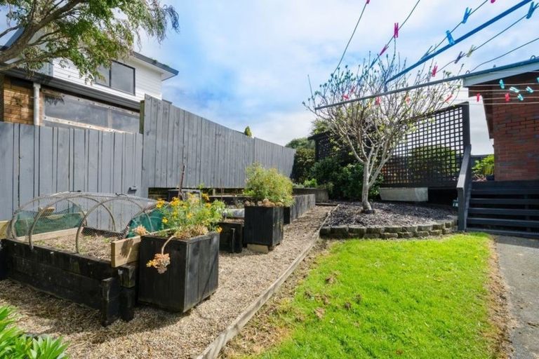 Photo of property in 23 Matua Road, Huapai, Kumeu, 0810