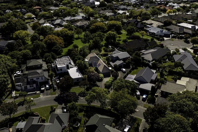 Photo of property in 11 Brockhall Lane, Avonhead, Christchurch, 8042