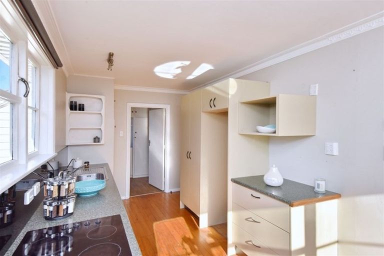 Photo of property in 16 Bateman Avenue, Bryndwr, Christchurch, 8053