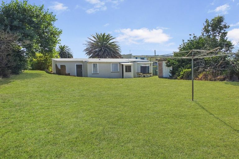Photo of property in 40 Pratt Avenue, Foxton Beach, Foxton, 4815