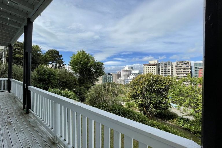 Photo of property in 16a Clifton Terrace, Kelburn, Wellington, 6012