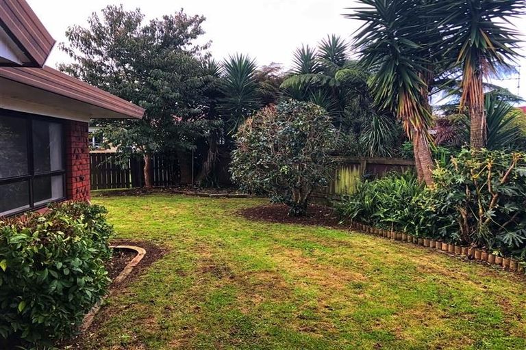 Photo of property in 2/44 Willis Road, Papakura, 2110