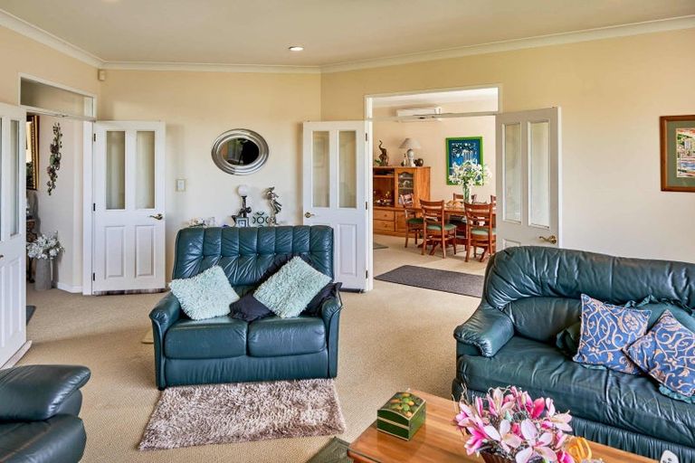 Photo of property in 28 Saint Ives Drive, Camborne, Porirua, 5026