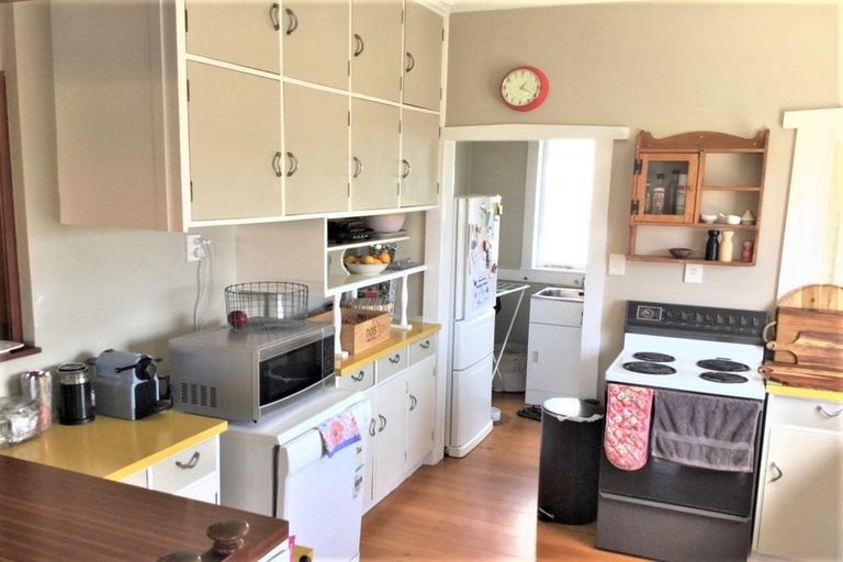 Photo of property in 385 Devonport Road, Tauranga South, Tauranga, 3112