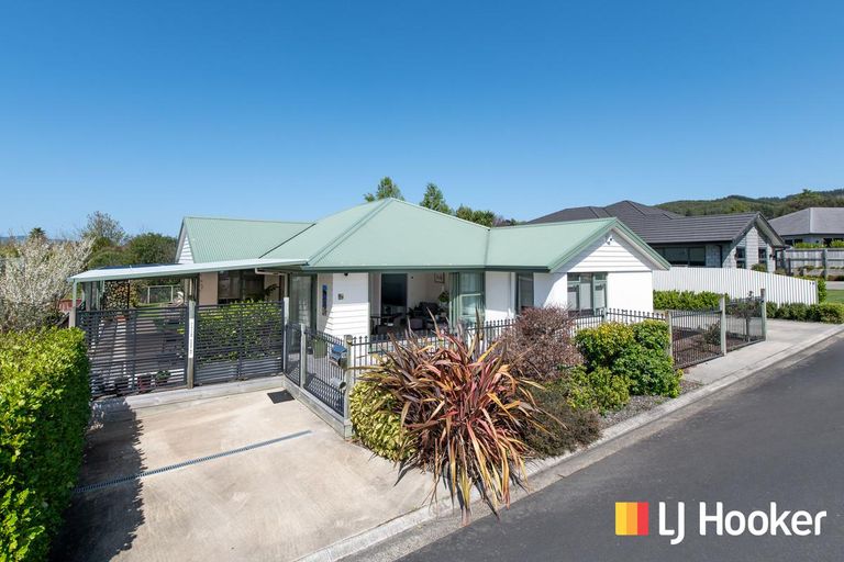 Photo of property in 18 Hamon Place, Pukehangi, Rotorua, 3015