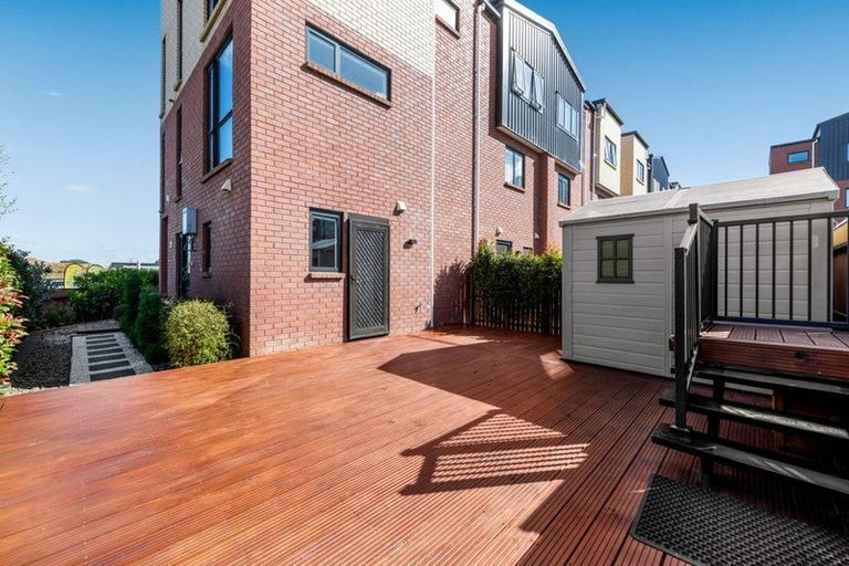 Photo of property in 28 Treeline Lane, Flat Bush, Auckland, 2019