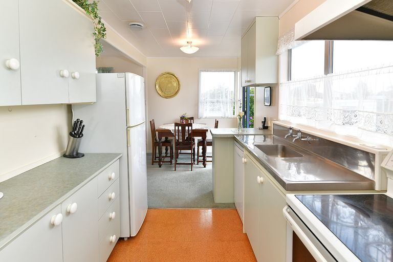 Photo of property in 41b Hatton Road, Orewa, 0931