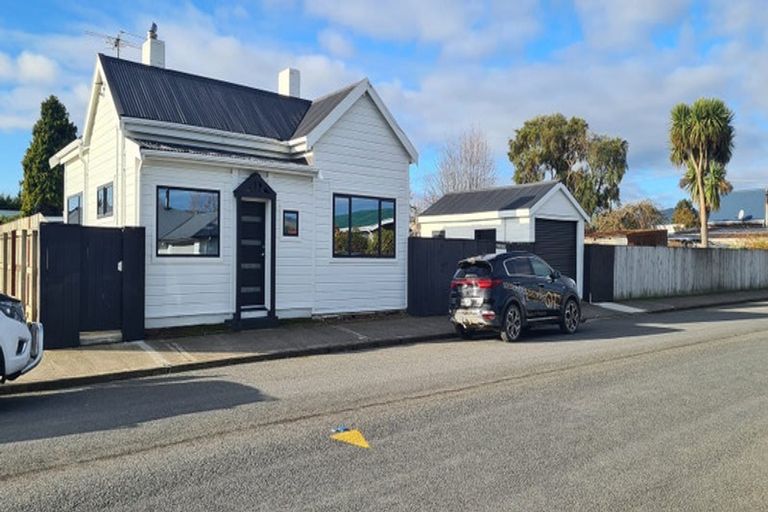 Photo of property in 4 Cross Street, Milton, 9220