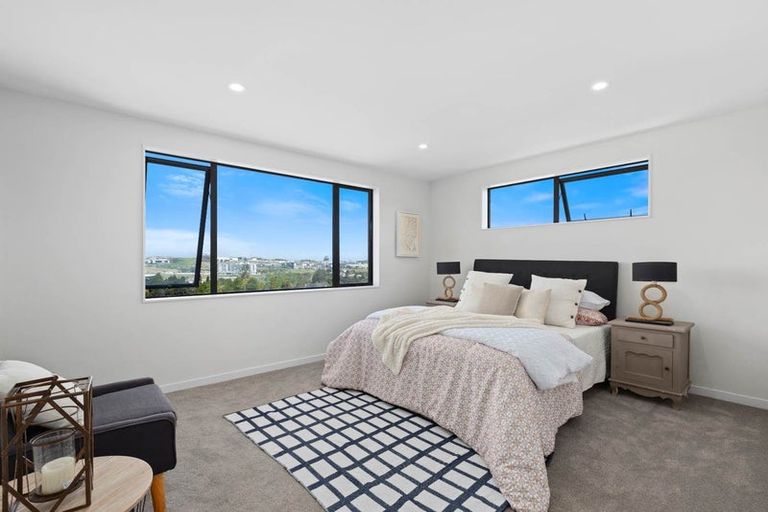 Photo of property in 15a Living Stream Road, Albany Heights, Auckland, 0632