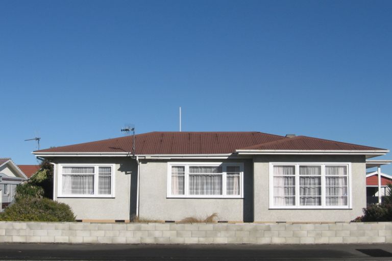 Photo of property in 2/504 Saint Aubyn, Hastings, 4122