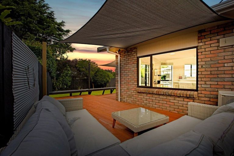 Photo of property in 42 Heta Road, Highlands Park, New Plymouth, 4312