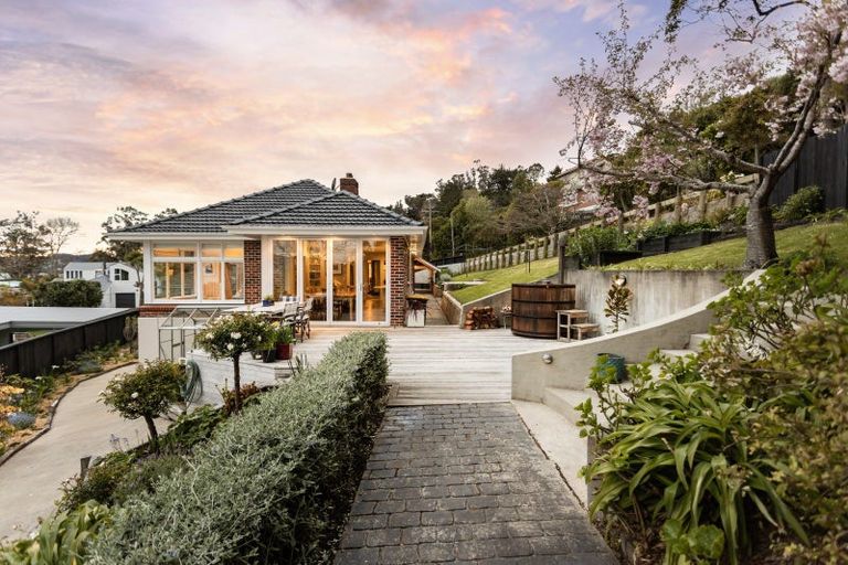 Photo of property in 3 Rosehill Road, Macandrew Bay, Dunedin, 9077