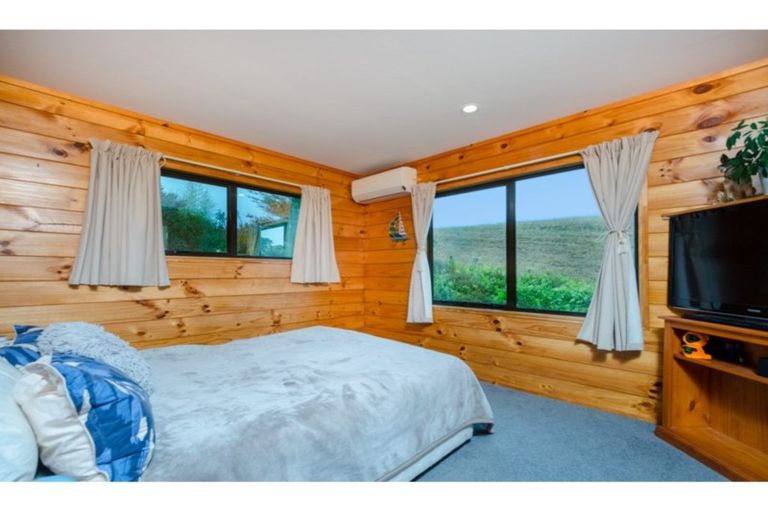 Photo of property in 18 Shelly Beach Road, Shelly Beach, Helensville, 0874