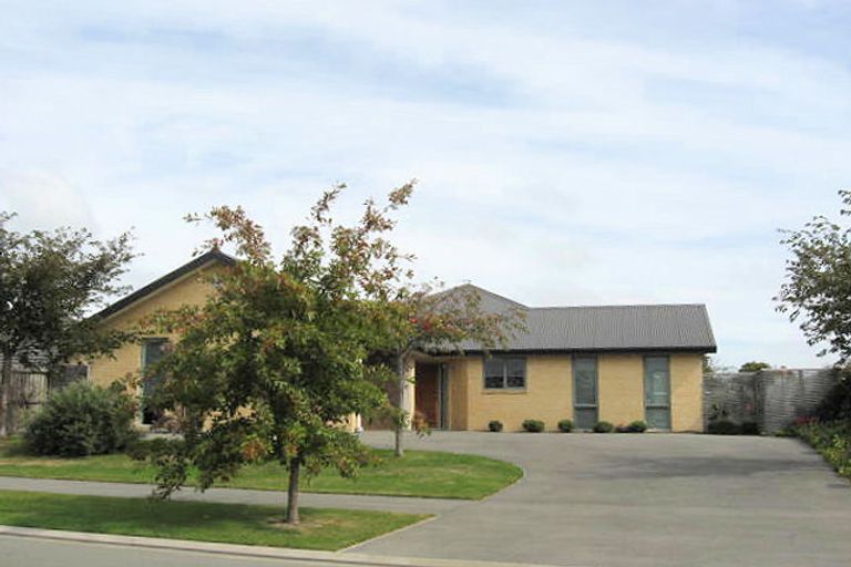 Photo of property in 16 Oakwood Mews, Prebbleton, 7604