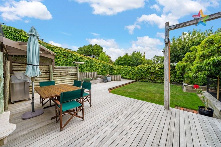 Photo of property in 57 Pokohiwi Road, Normandale, Lower Hutt, 5010