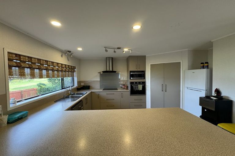 Photo of property in 124 Carnoustie Drive, Wattle Downs, Auckland, 2103