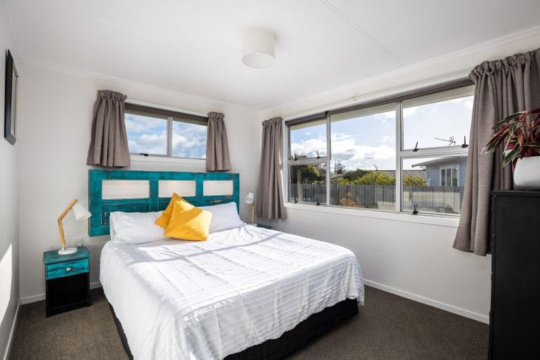 Photo of property in 3 Karaka Street, Inglewood, 4330