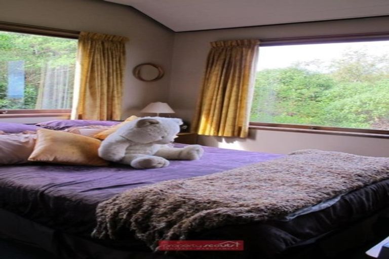 Photo of property in 122 Larnach Road, Vauxhall, Dunedin, 9013