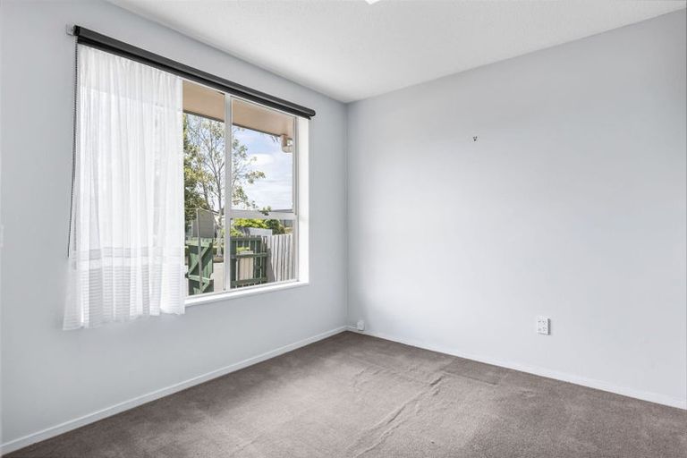 Photo of property in 1/15 Chipping Lane, Redwood, Christchurch, 8051