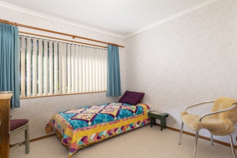 Photo of property in 17 Pampas Grove, Welcome Bay, Tauranga, 3112