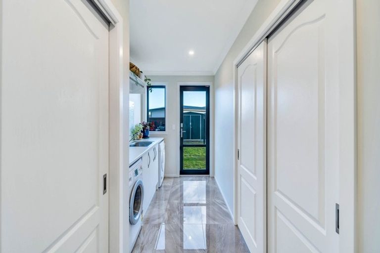 Photo of property in 19 Barewood Grove, West Melton, 7618