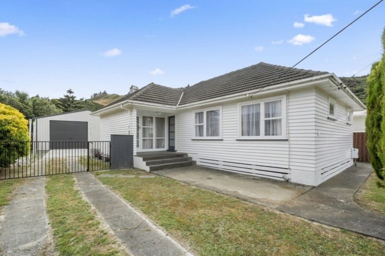 Photo of property in 109 Wood Street, Wainuiomata, Lower Hutt, 5014