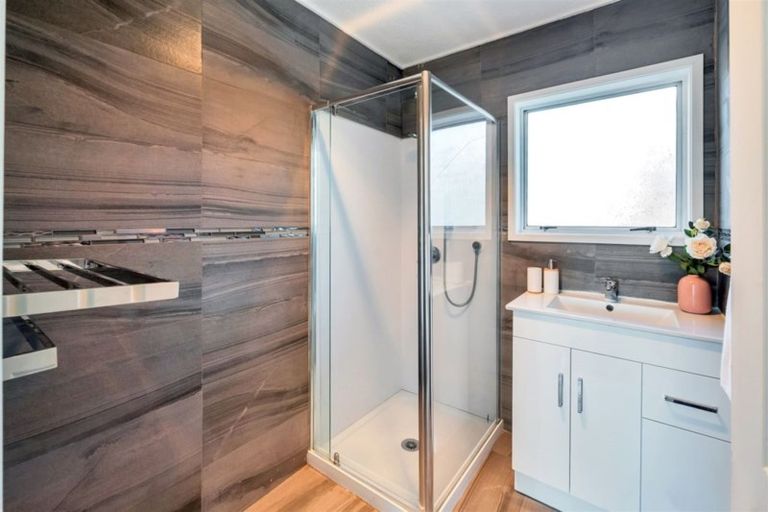 Photo of property in 38 Alidade Place, Massey, Auckland, 0614