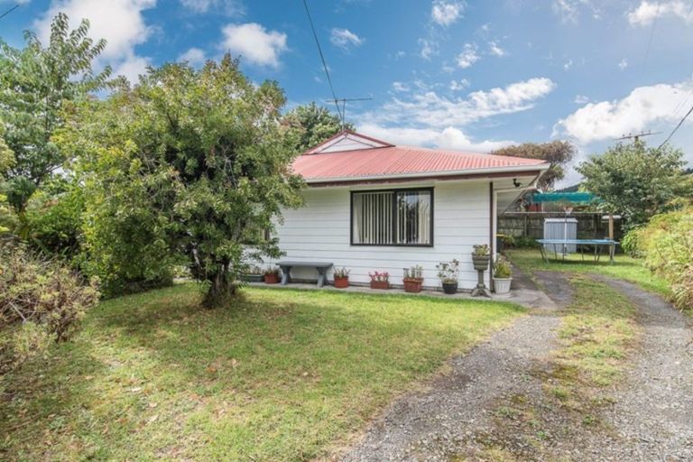 Photo of property in 140 Arawhata Road, Paraparaumu, 5032