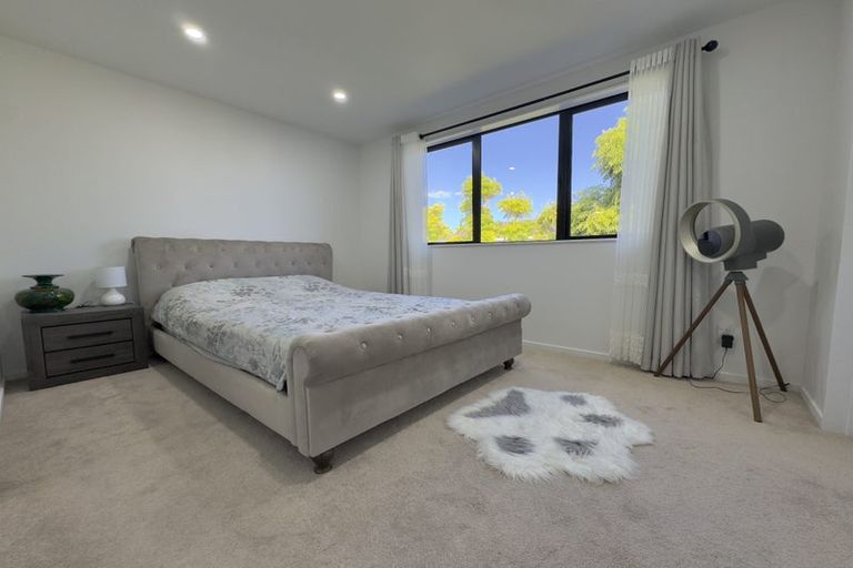 Photo of property in 19d Farwood Drive, Henderson, Auckland, 0612