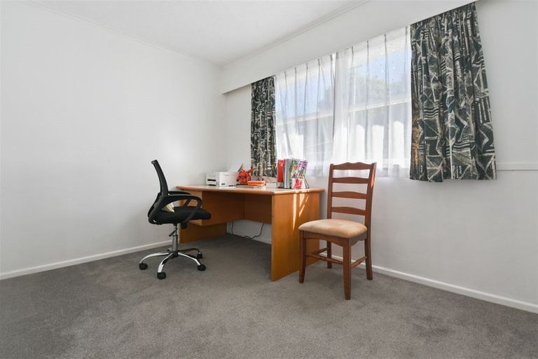 Photo of property in 16 Manapouri Place, Glenview, Hamilton, 3206