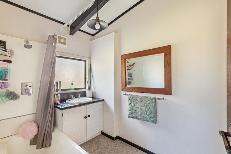 Photo of property in 130 Smart Road, Glen Avon, New Plymouth, 4372