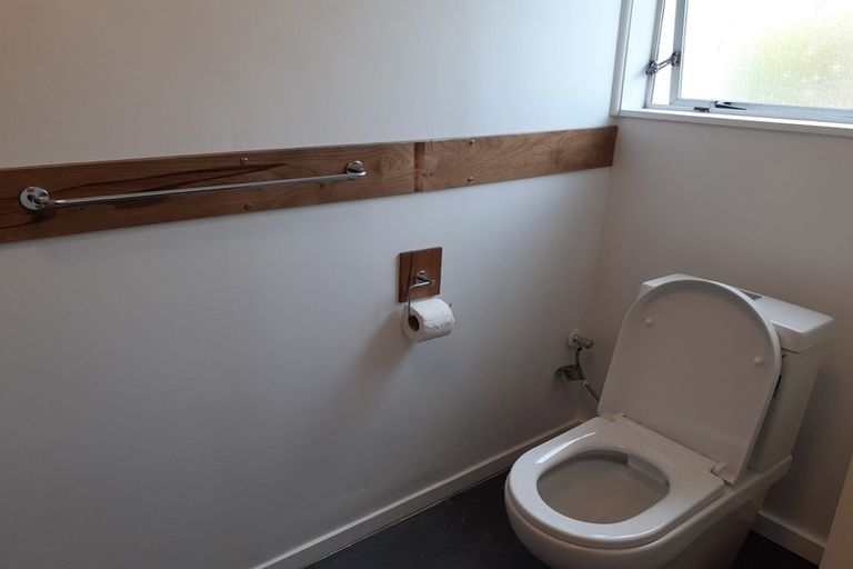 Photo of property in 1/192 Onepu Road, Lyall Bay, Wellington, 6022