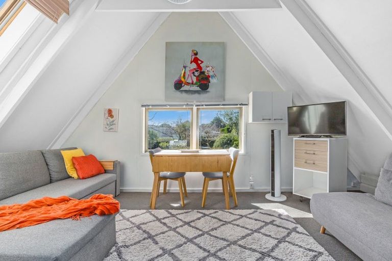 Photo of property in 16 Karu Crescent, Waikanae, 5036