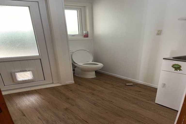 Photo of property in 72 Fitzwater Place, Henderson, Auckland, 0612