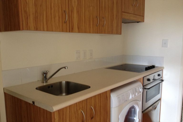 Photo of property in 9e/30 Westward Ho, Glen Eden, Auckland, 0602