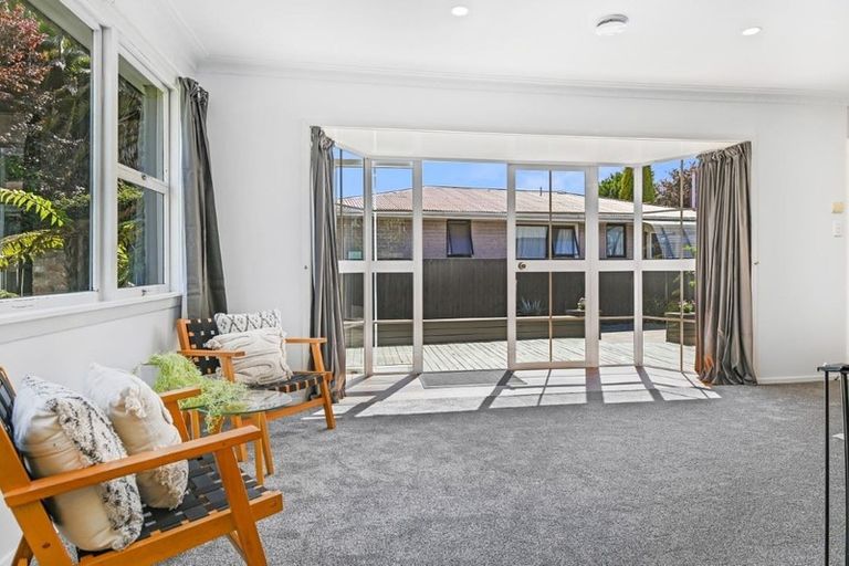 Photo of property in 10 Chedworth Avenue, Bishopdale, Christchurch, 8053