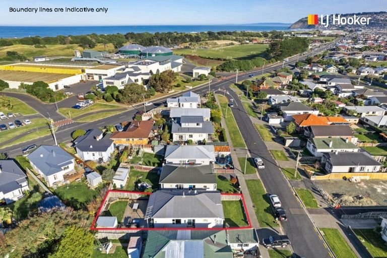 Photo of property in 9 Crest Street, Tainui, Dunedin, 9013