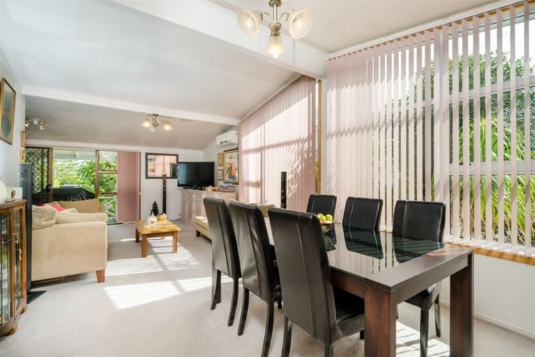 Photo of property in 29 Poinsettia Place, Henderson, Auckland, 0610