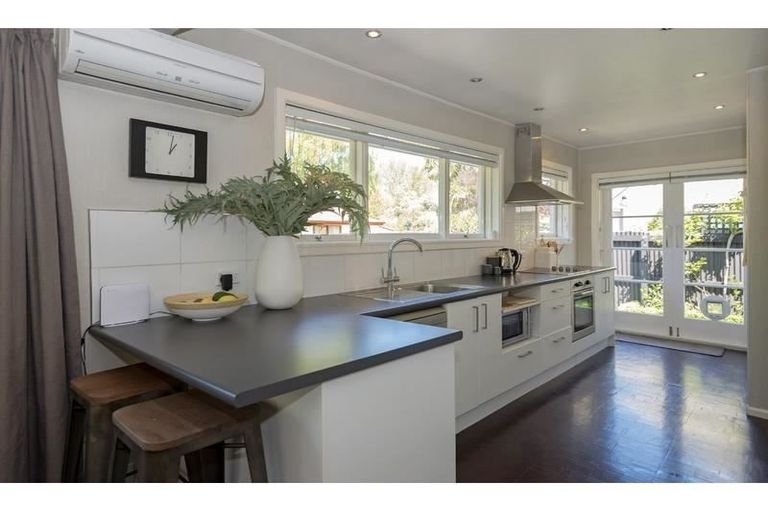 Photo of property in 2/36 Tomes Road, St Albans, Christchurch, 8052