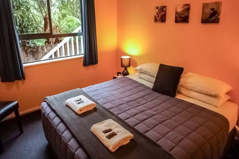 Photo of property in 9 Cron Avenue, Te Atatu South, Auckland, 0610