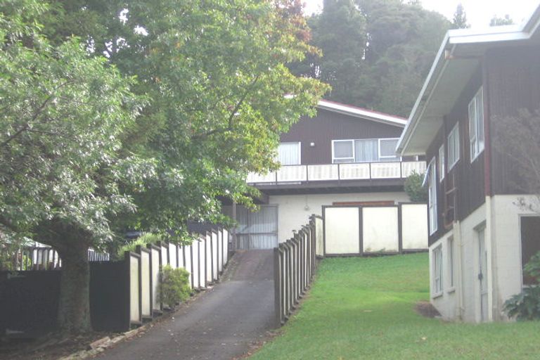 Photo of property in 25 Mappin Place, Chatswood, Auckland, 0626